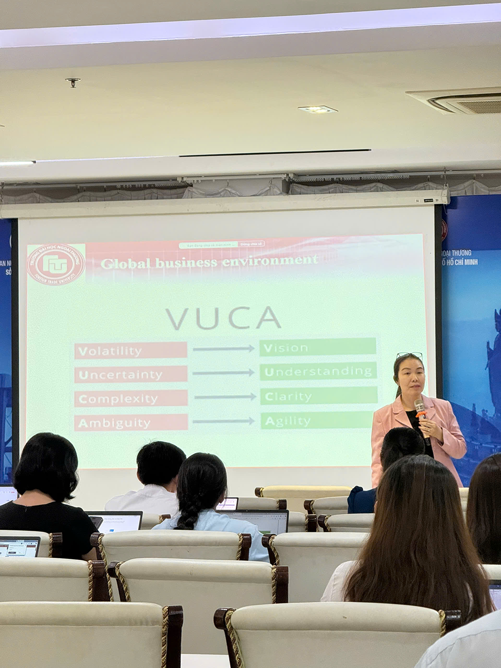 dao-tao-de-tro-thanh-chuyen-gia-fta-the-he-moi-nam-2025-5