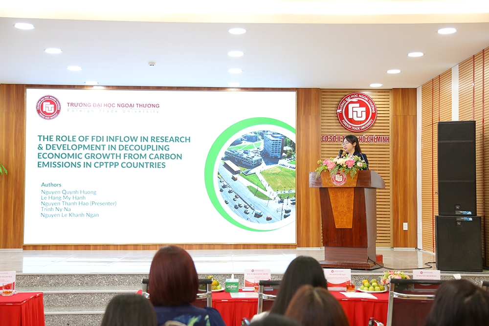 ftu-to-chuc-hoi-thao-khoa-hoc-quoc-gia-2025-chuyen-doi-so-va-chuyen-doi-xanh-cho-tuong-lai-ben-vung-10