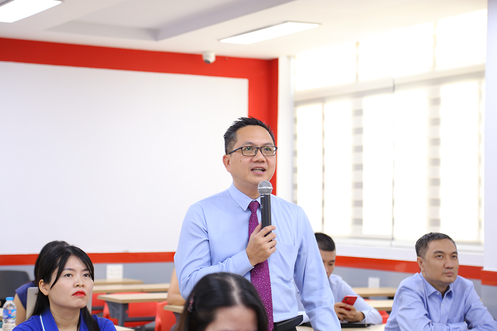 ftu-to-chuc-hoi-thao-khoa-hoc-quoc-gia-2025-chuyen-doi-so-va-chuyen-doi-xanh-cho-tuong-lai-ben-vung-13