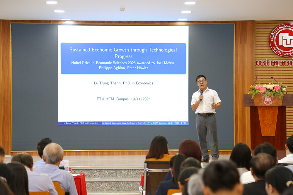 ftu-to-chuc-hoi-thao-khoa-hoc-quoc-gia-2025-chuyen-doi-so-va-chuyen-doi-xanh-cho-tuong-lai-ben-vung-5