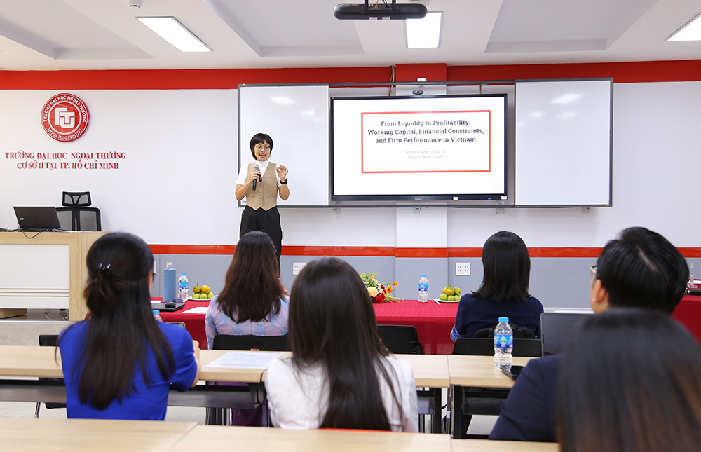 ftu-to-chuc-hoi-thao-khoa-hoc-quoc-gia-2025-chuyen-doi-so-va-chuyen-doi-xanh-cho-tuong-lai-ben-vung-7