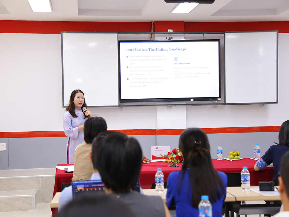 ftu-to-chuc-hoi-thao-khoa-hoc-quoc-gia-2025-chuyen-doi-so-va-chuyen-doi-xanh-cho-tuong-lai-ben-vung-9