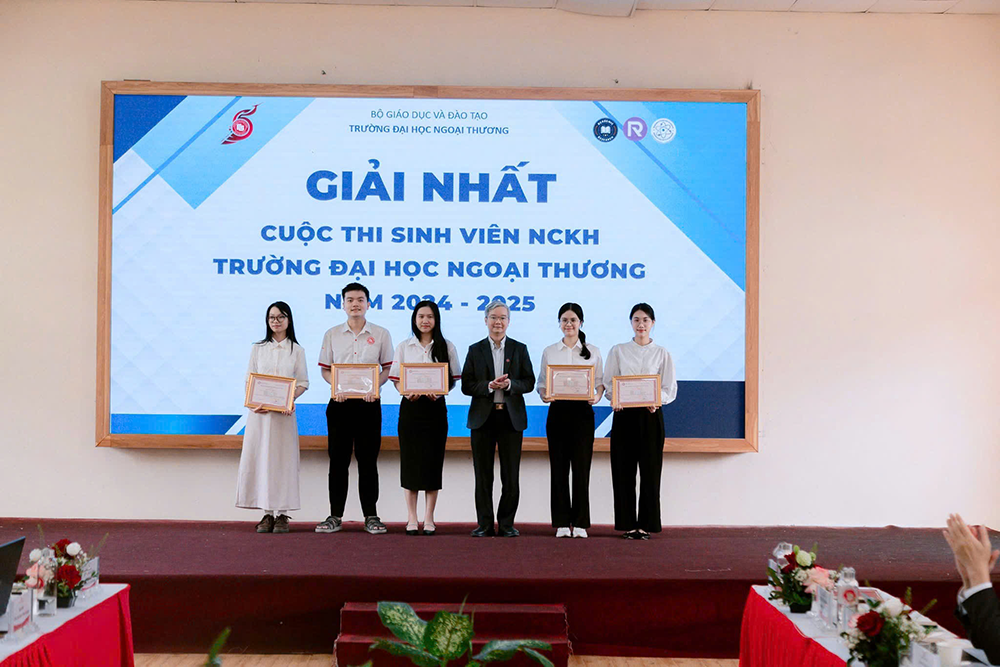 hoi-nghi-sv-nghien-cuu-khoa-hoc-nh-2024-2025-ftu-contest-for-innovating-student-research-2025-5