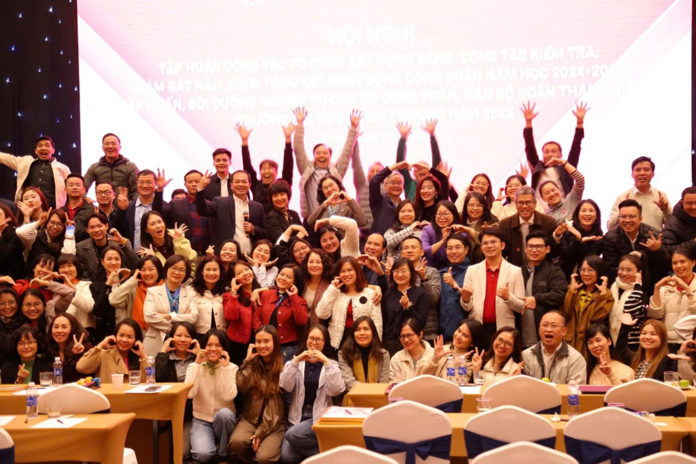 lan-toa-gia-tri-ngoai-thuong-voi-can-bo-thuc-hien-cong-tac-dang-doan-the-tai-co-so-ii-9