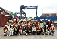 Sinh viên Ngoại thương học thực tế tại Cảng Cát Lái: Học từ thực tiễn – Trưởng thành từ trải nghiệm sinh-vien-ngoai-thuong-hoc-thuc-te-tai-cang-cat-lai-4