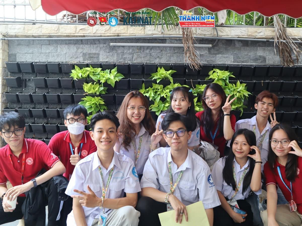 chinh-phuc-danh-hieu-sinh-vien-5-tot-cua-dong-chi-nguyen-tran-thu-trang-3