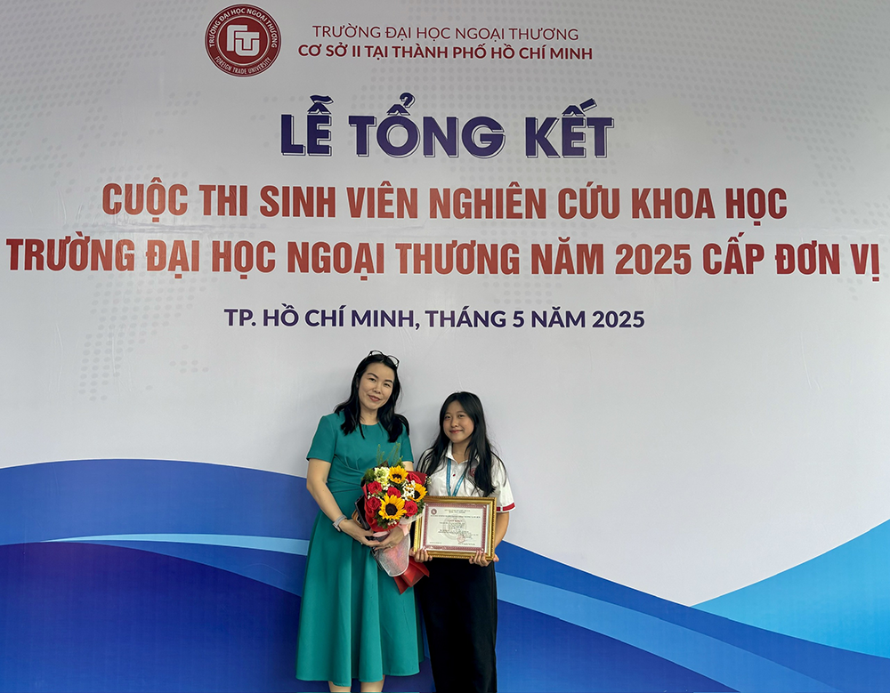 chinh-phuc-danh-hieu-sinh-vien-5-tot-cua-dong-chi-nguyen-tran-thu-trang-5