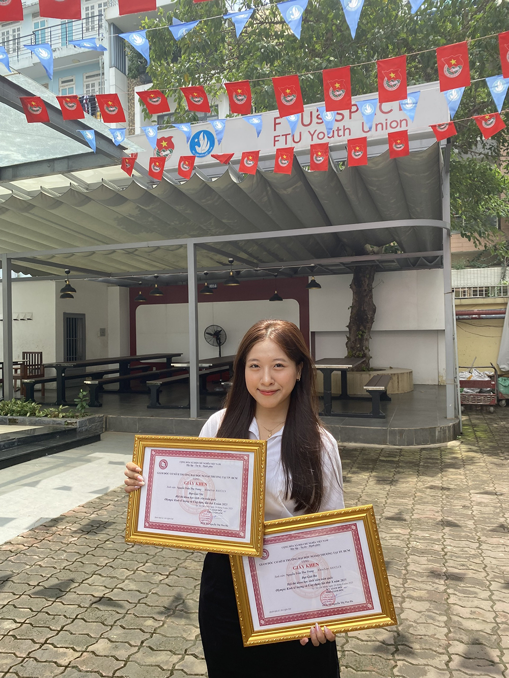 chinh-phuc-danh-hieu-sinh-vien-5-tot-cua-dong-chi-nguyen-tran-thu-trang-6