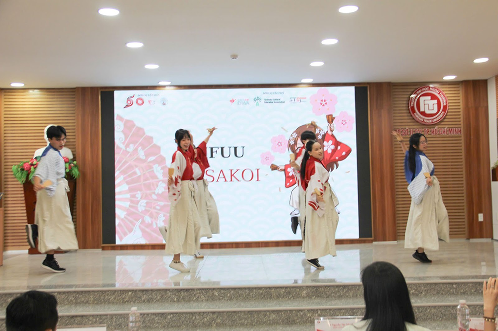 chung-ket-cuoc-thi-hung-bien-tieng-nhat-2025-4