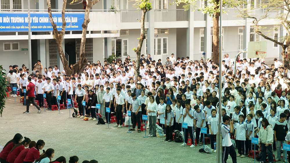 english-camp-iv-hoc-tieng-anh-tai-truong-thpt-hac-dich-tphcm-1