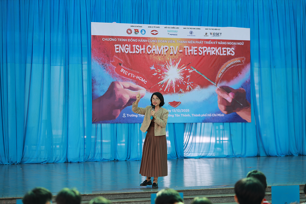 english-camp-iv-hoc-tieng-anh-tai-truong-thpt-hac-dich-tphcm-15