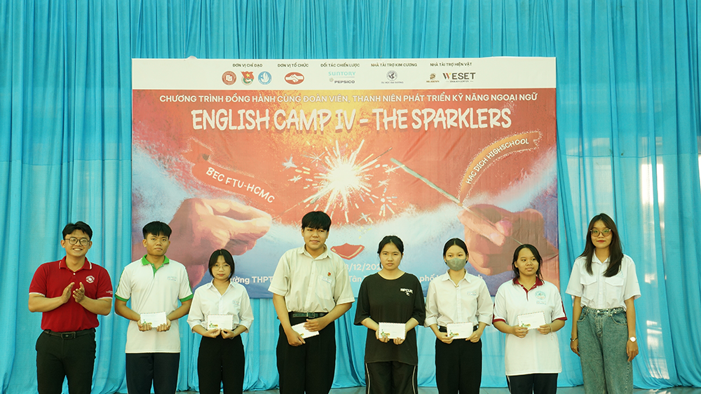english-camp-iv-hoc-tieng-anh-tai-truong-thpt-hac-dich-tphcm-6
