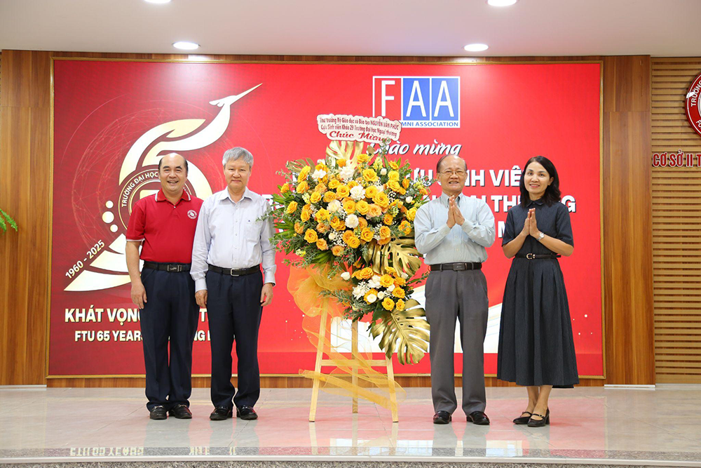 hoi-ngo-nhan-dip-65-nam-cuu-sinh-vien-truong-dai-hoc-ngoai-thuong-2