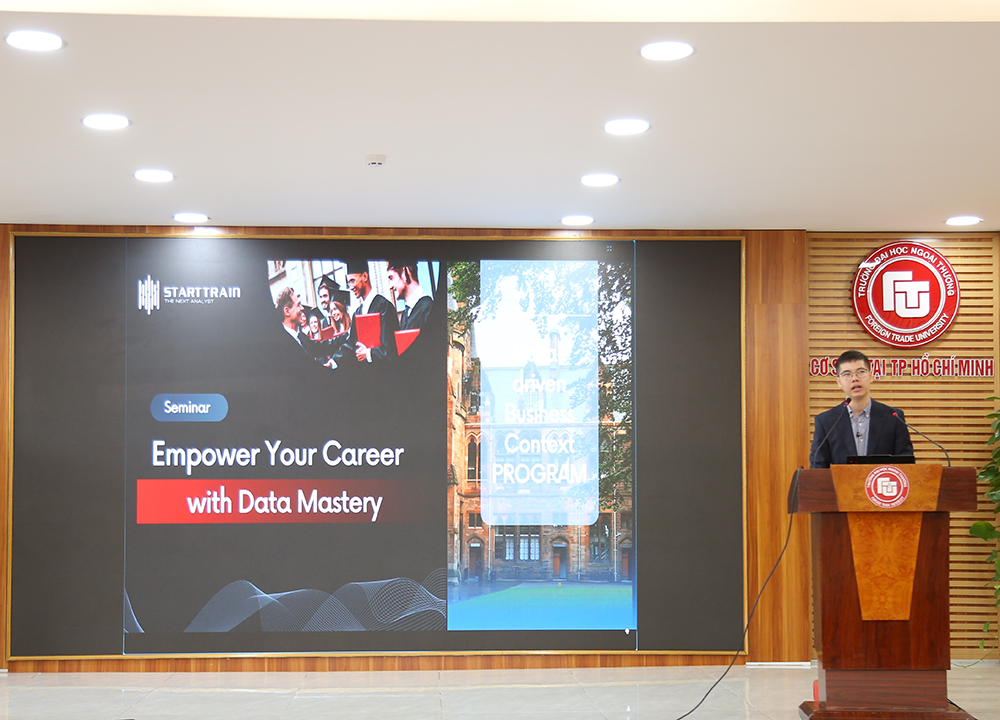 sinh-vien-co-so-ii-tham-gia-hoi-thao-bridge-the-gap-with-data-mastery-3