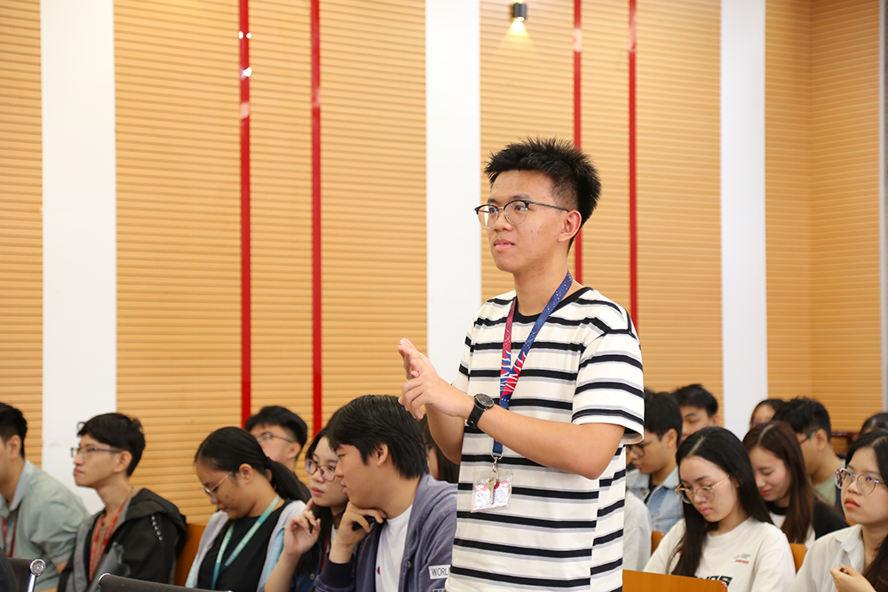 sinh-vien-co-so-ii-tham-gia-hoi-thao-bridge-the-gap-with-data-mastery-5