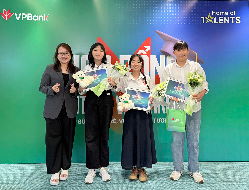 sv-co-so-ii-vinh-danh-hoc-bong-vpbanker-2025-2