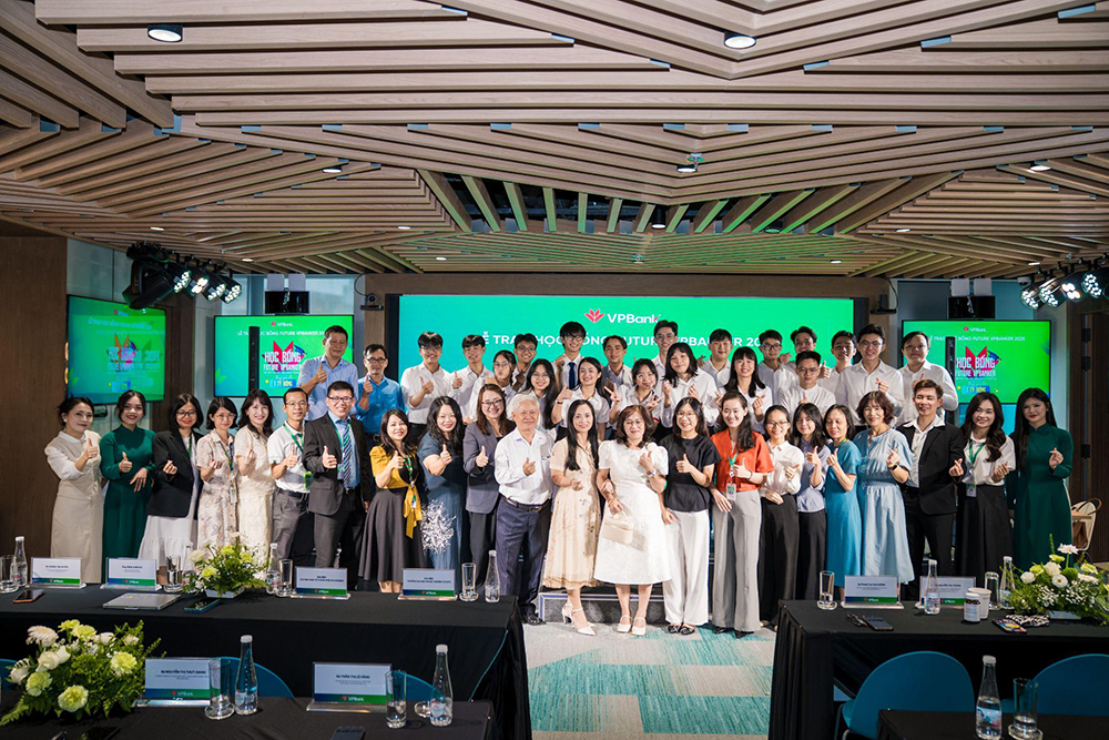sv-co-so-ii-vinh-danh-hoc-bong-vpbanker-2025-5