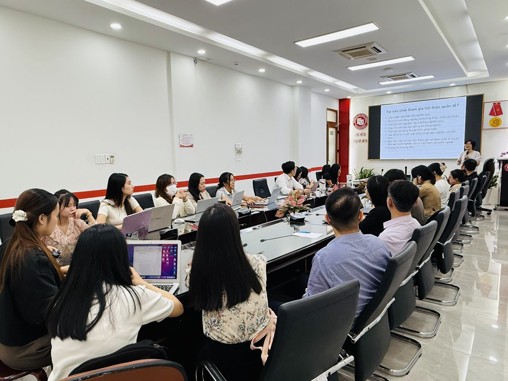 ct-5-nha-boi-duong-nang-luc-giang-vien-tre-tai-co-so-ii-3