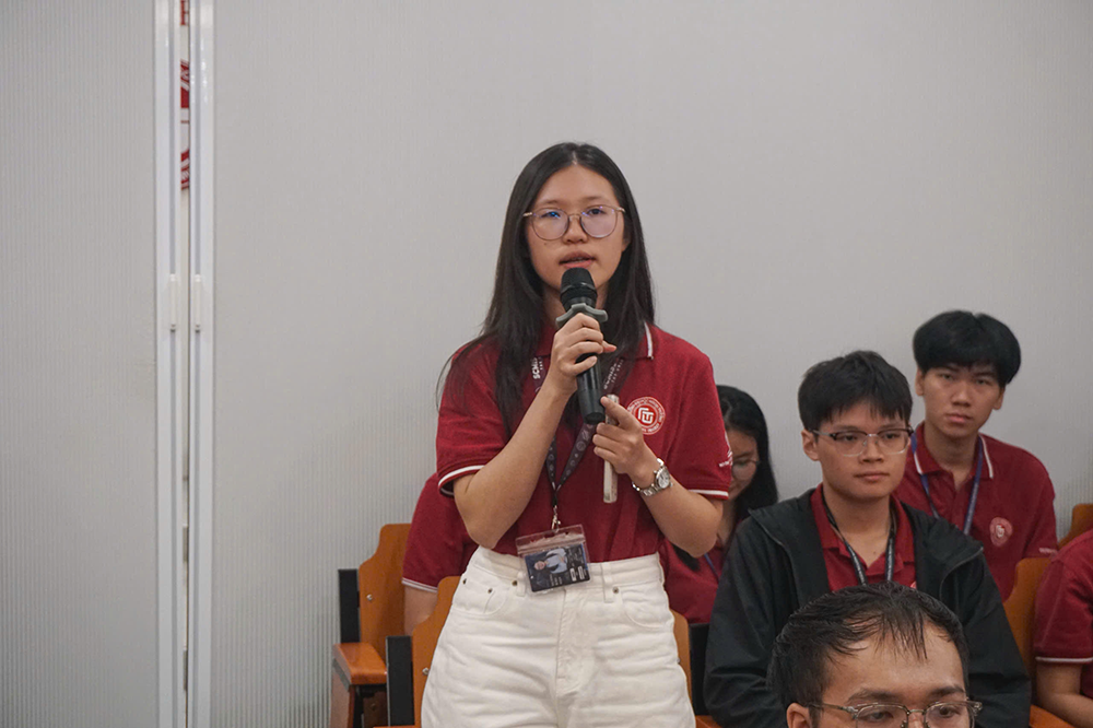 hoi-nghi-giao-ban-so-ket-hoat-dong-06-thang-cuoi-nam-2025-cua-dtn-hsv-tai-co-so-ii-8