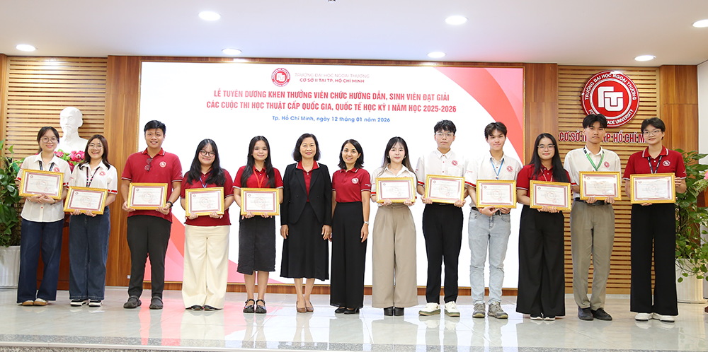 lan-toa-niem-tu-hao-le-tuyen-duong-khen-thuong-gvhd-sv-hoc-ky-1-nh-2025-2026-3