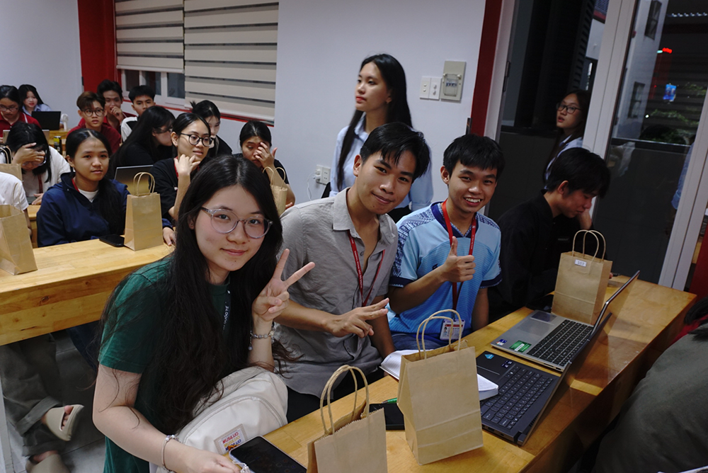 small-talk-whalecoming-sea-gleams-big-dreams-11