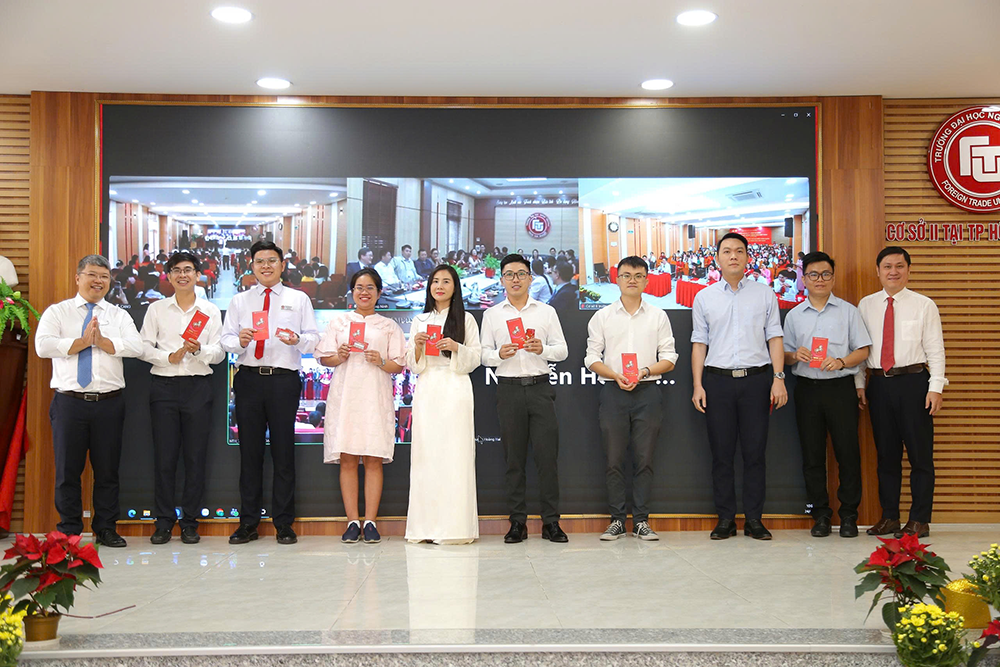 chuong-trinh-hop-mat-dau-xuan-binh-ngo-2026-tai-co-so-ii-4