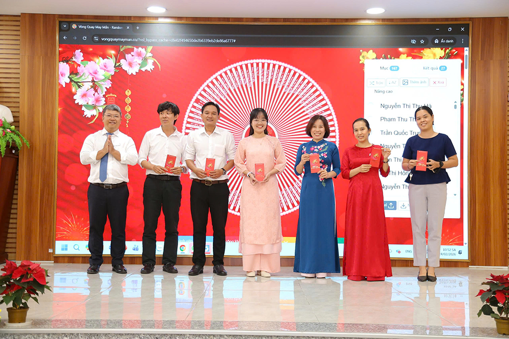 chuong-trinh-hop-mat-dau-xuan-binh-ngo-2026-tai-co-so-ii-9