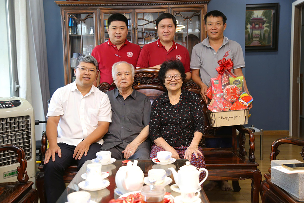 co-so-ii-den-tham-hoi-va-chuc-tet-quy-thay-nhan-dip-tet-2026-1