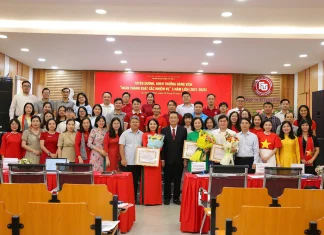 lan-toa-gia-tri-cong-hien-tai-le-tuyen-duong-khen-thuong-dang-vien-hoan-thanh-xuat-sac-nhiem-vu-5-nam-lien-2021-2025-1