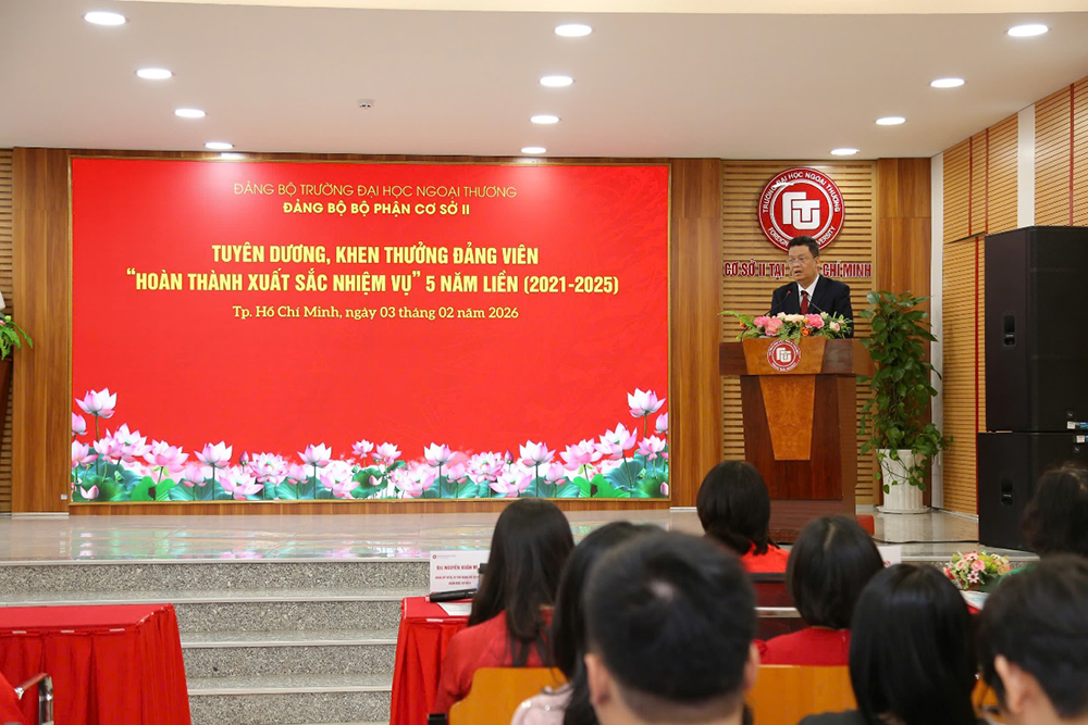 lan-toa-gia-tri-cong-hien-tai-le-tuyen-duong-khen-thuong-dang-vien-hoan-thanh-xuat-sac-nhiem-vu-5-nam-lien-2021-2025-5