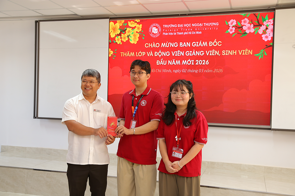 khai-xuan-binh-ngo-2026-tham-lop-dau-nam-3