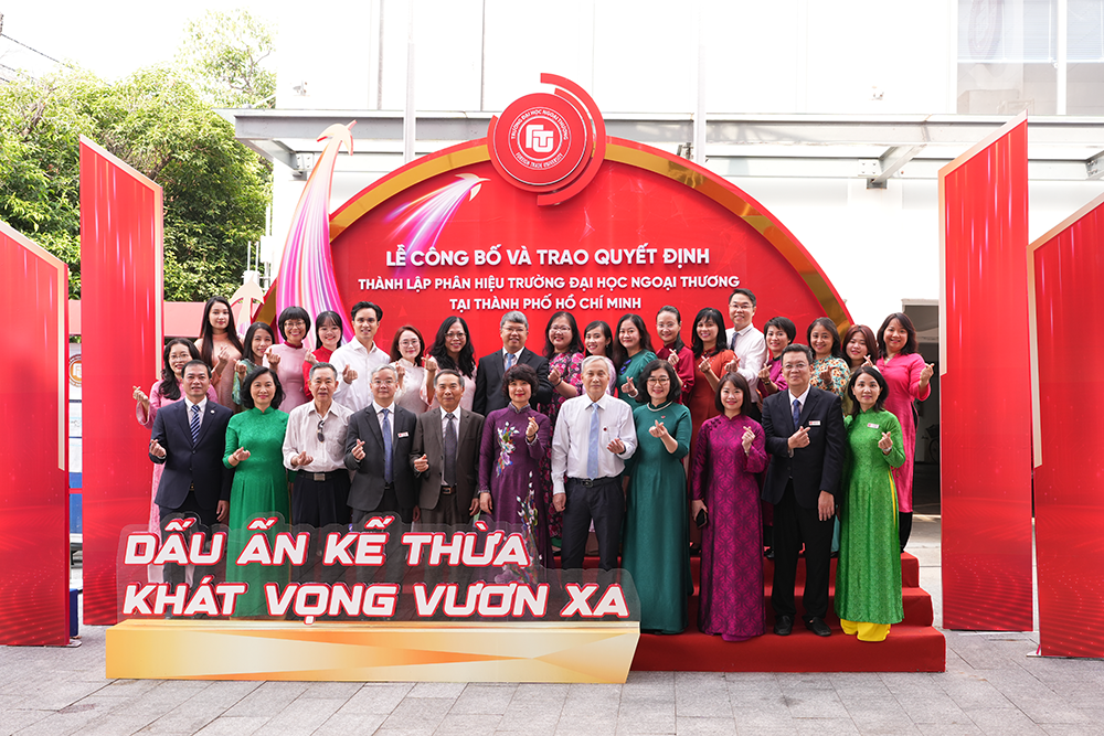 le-thanh-lap-phan-hieu-truong-dh-ngoai-thuong-tai-tphcm-12